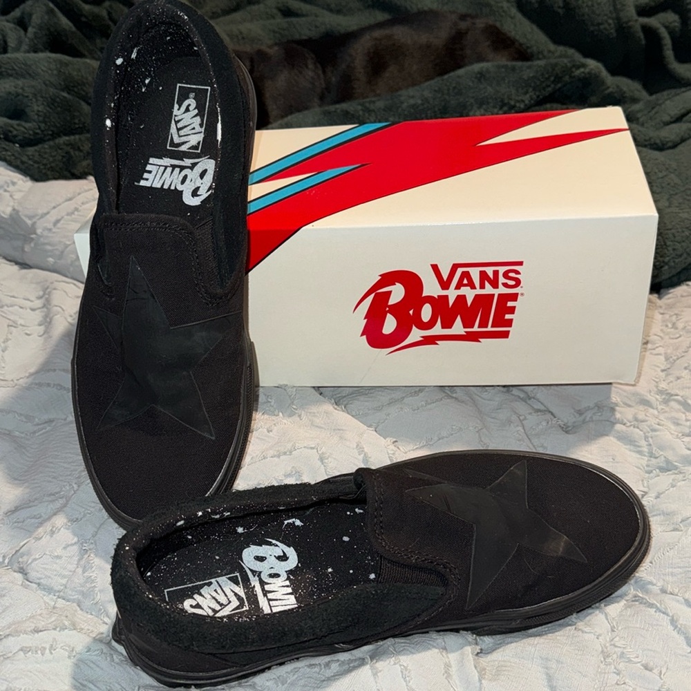 Official Vans David Bowie shoes never worn! 8.5 men’s